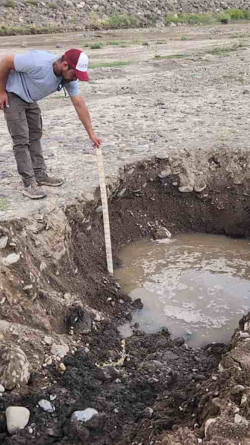 Medición de nivel estático de agua en pozo de exploración